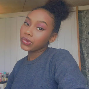 Meet your Posher, Adriana